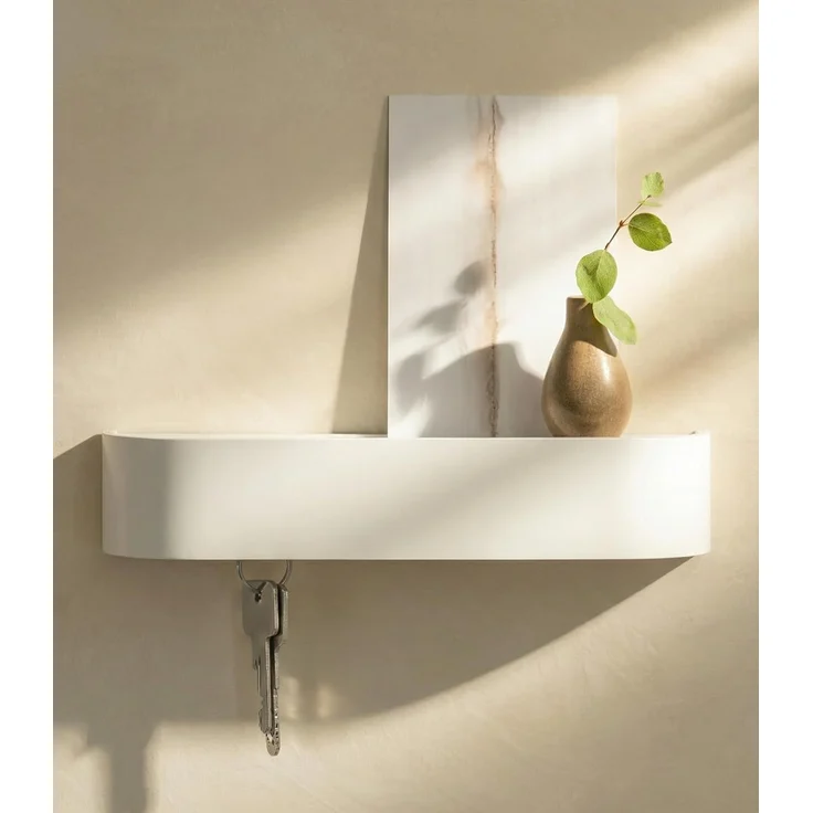 Kazai. Schlüsselbrett 'Toke' | Minimalistisches Schlüsselhaken-Design aus Berlin | Moderner Schlüsselhalter mit Ablage aus Holz | Schlüsselregal als Flur Möbel für die Wand | Weiß – Bild 1