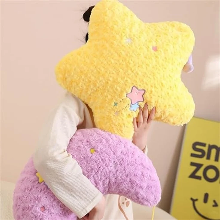 Kuschelkissen Kinder Niedlich Stern Mond Plüsch Kissen Dekokissen Weiche Flauschige Zierkissen Sofakissen für kuschelecke Kinderzimmer Schlafzimmer Deko, 50CM (Gelb,Mond) – Bild 5