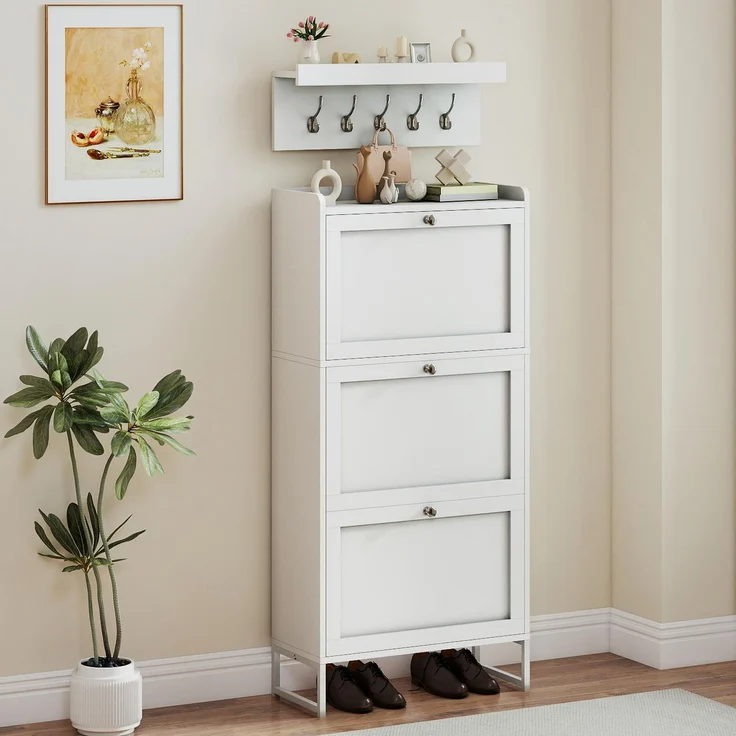 YITAHOME Schuhkipper Schmal Weiss mit Garderobe 5 Haken und 3 Klapptüren, Verstellbares Regal Schuhschrank für Flur Wohnzimmer, Geeignet für Hohe Absätze, 60 x 25 x 130 cm, Weiß