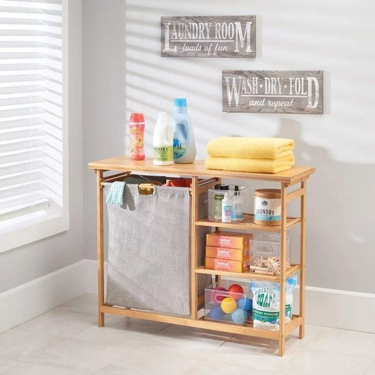 mDesign Badregal mit Wäschesammler Regal Organizer Wäschebahälter Bambus – Bild 3