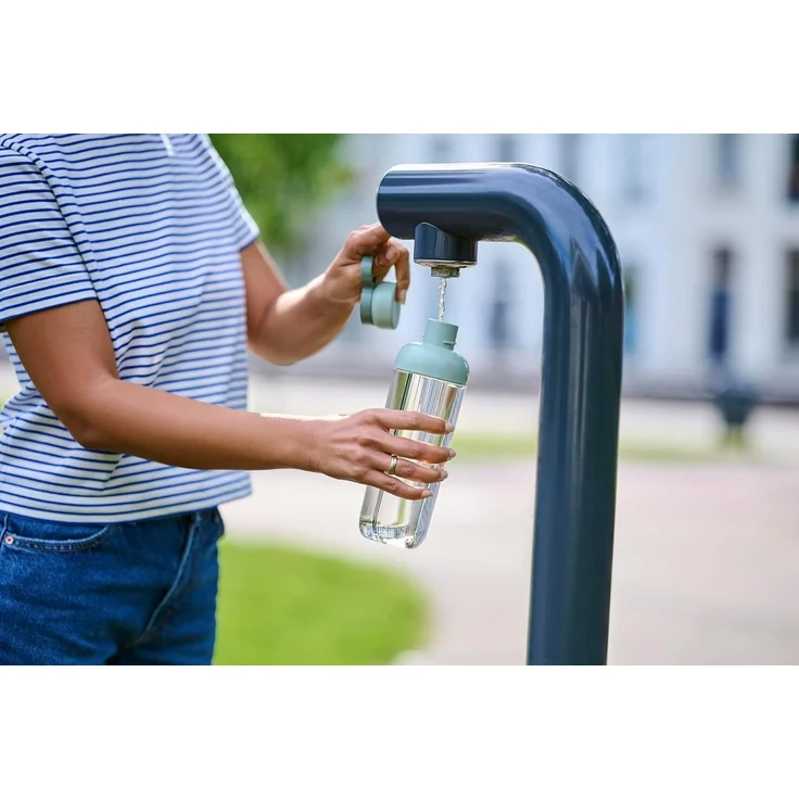 Mepal Trinkflaschen Vita - Wasserflaschen Duo Pack - Flaschen für Uni, Arbeit, Fitness, Outdoor, Job - Stoßfest, Auslaufsicher - BPA-frei & Spülmaschinenfest - 500 & 900 ml - Nordic Black – Bild 4