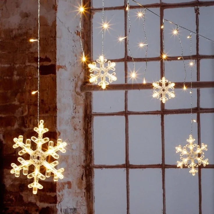 Spetebo Lichtervorhang LED Schneeflocken Lichtervorhang mit Timer - 210cm, 60-flammig, mit 60 warm weißen LED und Timer Funktion – Bild 2