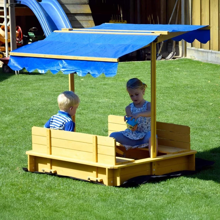 Sandkasten mit schwenkbarem Dach, Sitzbänke, Bodenplane, verschließbare Sandkiste aus Holz für Kinder, 120 x 120 x 120 cm, hellbraun – Bild 5