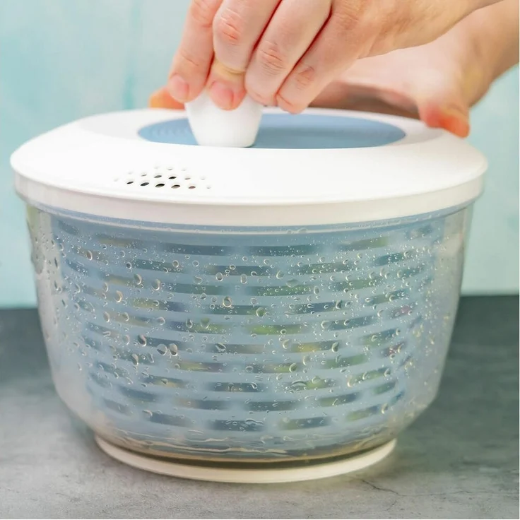 WESTMARK Salatschleuder im Set mit Salatbesteck und Dressingshaker, blau, (Set), 3 teiliges Set, spülmaschinengeeignet – Bild 2