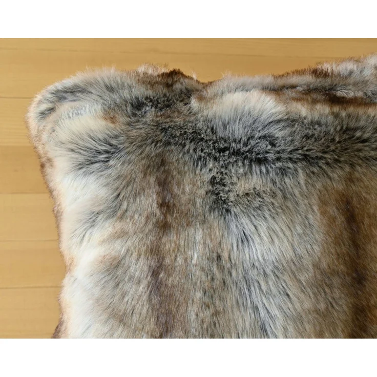 Wohnen und Accessoires GmbH & Co. KG Dekokissen Fellkissen (Kunstfell) Wolf grau-braun in 45x45cm – Bild 4