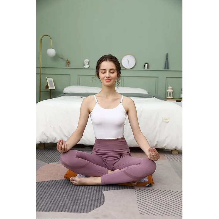 Montegoni Akupressurmatte mit Kissen für Massage & Schmerzlinderung, Shakti Matte Original (mit Praktische Tragetasche, Akupressur Set für Entspannung, Stimulation und Meditation), Stimulierende Spitzen, Entspannung, Schmerzlinderung – Bild 3