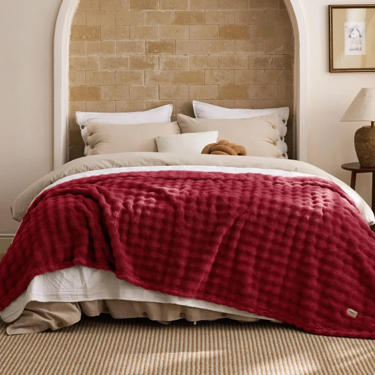 BEDSURE Kuscheldecke Flauschig Bubble Decke - Rot, 220x240 cm | Sofadecke, Dicke Fleecedecke, Tagesdecke für Zimmer Deko, Wolkenweich & Atmungsaktiv Wolldecke, Geschenk für Frauen