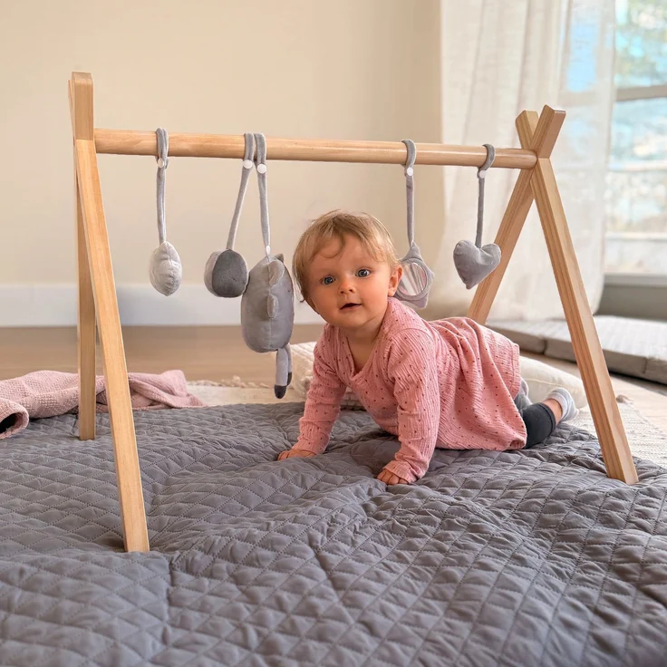 roba Baby-Spielbogen nach Montessori - Baby Gym & Activity Center aus Holz - Spieltrapez ab 3 Monaten zum Anhängen von Spielsets - Natur – Bild 5