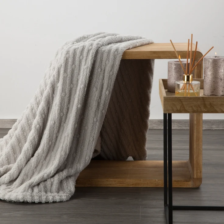 Wohndecke Kuscheldecke Gemusterte Sofadecke Tagesdecke Couchdecke Decke LISA silber 70x160 cm silber – Bild 2