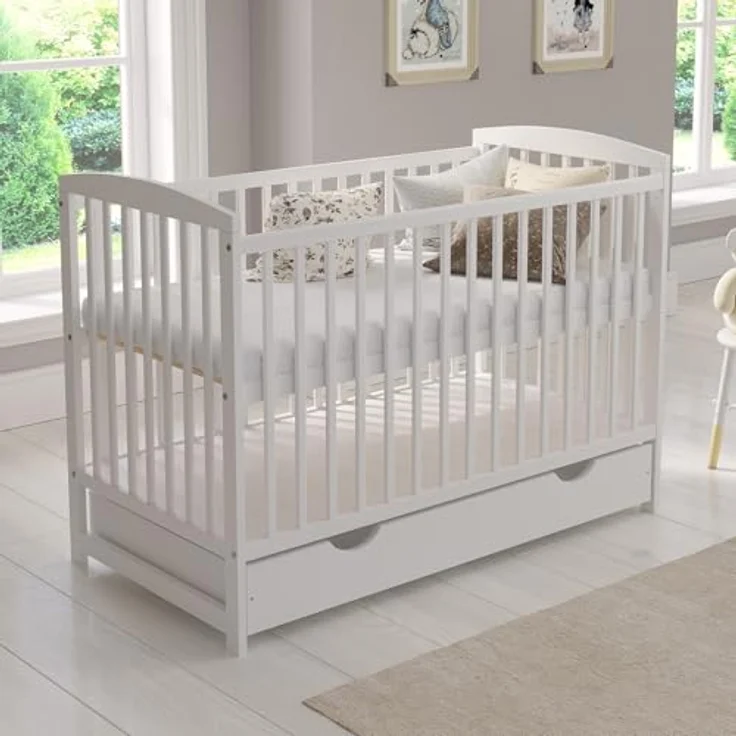 Weiß Babybett Gitterbett mit Schublade 120x60 + Schaumstoffmatratze + Sicherheitsgitter aus Holz + Schutzhülle – Bild 2