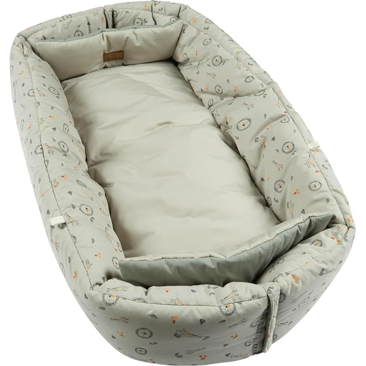 Sterntaler Babynest Giraffe & Löwe – Weiches Kuschelnest aus Baumwoll-Mischgewebe – Beidseitig nutzbar & wandelbar zur Krabbeldecke – Mit Schlaufen für Spielzeug – Baby und Kleinkind Spielzeug, Ocker – Bild 1