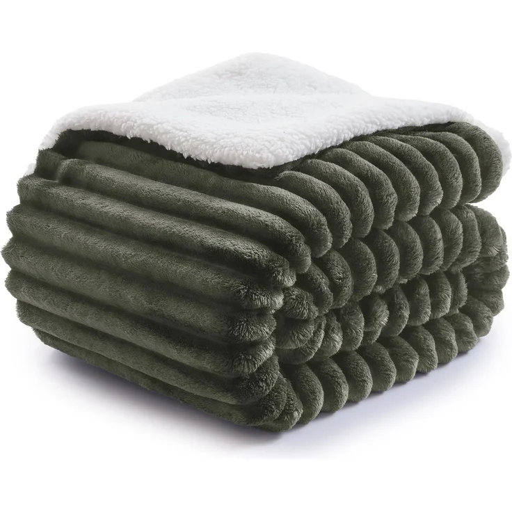 BEDELITE warme Decke Sherpa Kuscheldecke Flauschig Dunkeloliv 125x150 | dicke Deko Fleecedecke, Cord Überwurf für Wohnzimmer und Schlafzimmer, weiche Wohndecke, Tagesdecke, das ideale Geschenk
