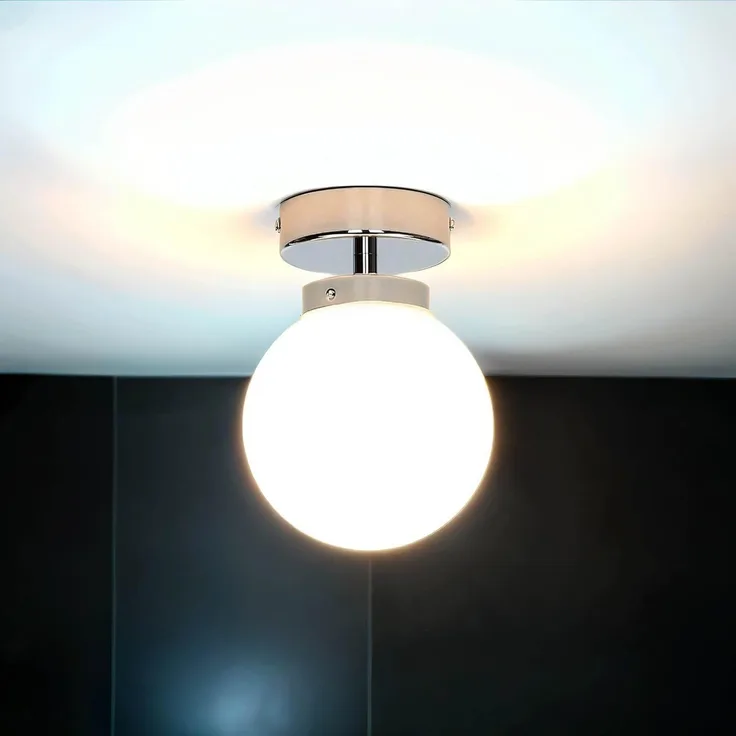 Licht-Erlebnisse Deckenleuchte TOHO, ohne Leuchtmittel, Badlampe Decke Chrom Weiß E14 Kugelschirm