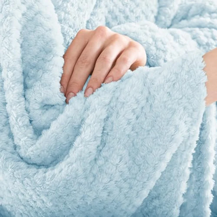 DecoKing Kuscheldecke 150x200 cm hellblau Decke Microfaser Wohndecke Tagesdecke Fleece weich sanft kuschelig skandinavischer Stil hellblau Henry – Bild 7
