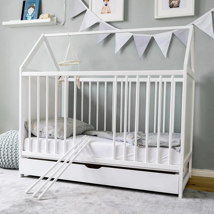 Kids Collective Babybett mit Matratze und Schublade Gitterbett Kinderbett Hausbett 60x120 cm weiß höhenverstellbar und umbaubar Beistellbett 60x120 – Bild 6