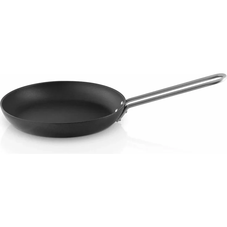 Eva Solo Black Line Bratpfanne, 24 cm mit keramischer Slip-Let®-Antihaftbeschichtung, schwarz, spülmaschinen- und backofenfest, für alle Herdarten geeignet