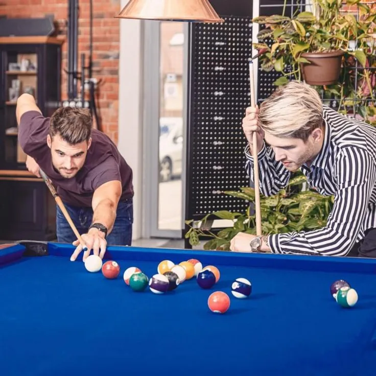 GAMES PLANET® Billardtisch - 8ft, 244x132x82 cm, mit Kugeln, Dreieck, Kreide, Stock, Ballrücklauf, Robust, Modern, für Zuhause, Höhenverstellbar, Blau - Tischbillard, Billard, Snookertisch, Pool