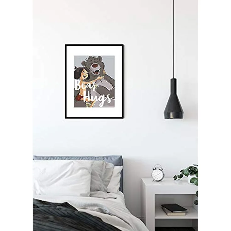 Komar Disney Wandbild Bear Hug, Kunstdruck für Kinderzimmer und Babyzimmer, Größe 30x40cm, ohne Rahmen, fotorealistischer Druck, made in Germany – Bild 3