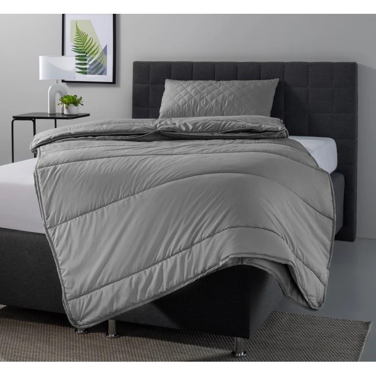 OTTO home Microfaserbettdecke + Microfaserkissen Clarra Spar Set, Decke + Kissen 135x200, 155x200 cm & weitere Größen, Set mit Kissen 40x80 cm, 80x80 cm, Sommer, Herbst, Winter in grau – Bild 1