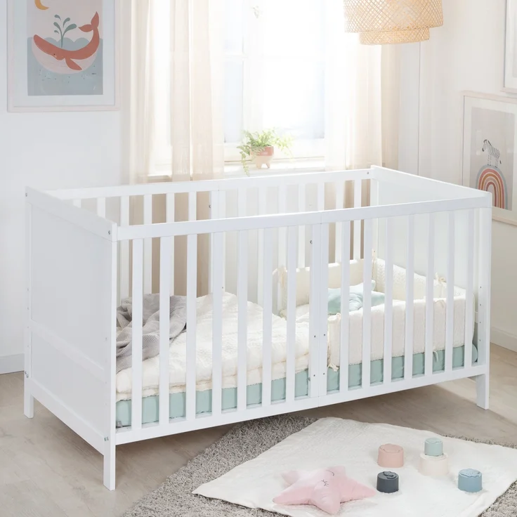 roba Babybett EASY SLEEP 70 x 140 cm inkl. Umbauecken + Matratze safe asleep® Roll Air - Mitwachsendes Gitterbett 3-fach höhenverstellbar - 3 Schlupfsprossen - Holz weiß lackiert – Bild 11