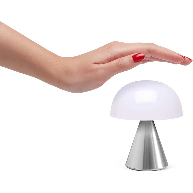 Lexon MINA M Wiederaufladbare kabellose LED-Tischlampe, für Nachttisch oder Schreibtisch, mit Dimmer, bis zu 12 Stunden Akkulaufzeit - Aluminium – Bild 9