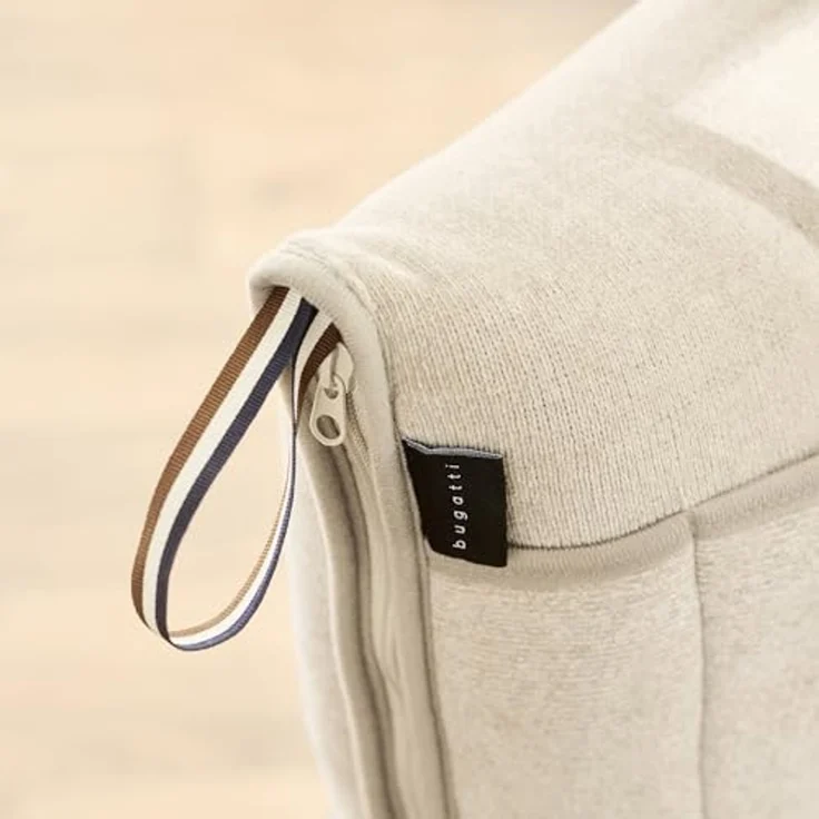 Wohndecke bugatti Reisedecke Doppio Soft, bugatti, 2-in-1: Reisedecke & Kissen in einem – Bild 5