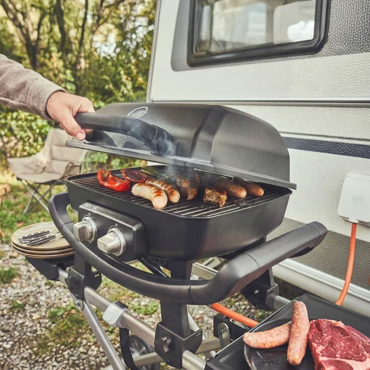 BURNHARD® WAYNE 2-Brenner Balkongrill – Tragbarer Gasgrill mit 4,4 kW, 2 Grillzonen, bis 390 °C, Gusseisenroste & Abdeckhaube - Camper Edition - Multi-Color - #946919 – Bild 4