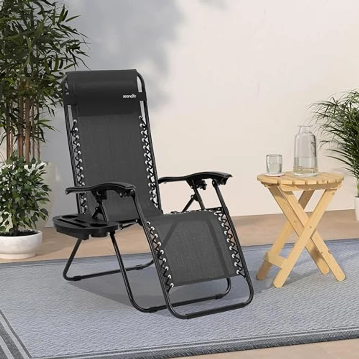 SereneLife Sonnenliege Wetterfest, Gartenliege Wetterfest Klappbar & Verstellbar zum Liegen für Balkon, Garten, Terrasse & Camping mit Seitentisch, Kopfkissen & Getränkehalter, Deckchair Schwarz – Bild 3