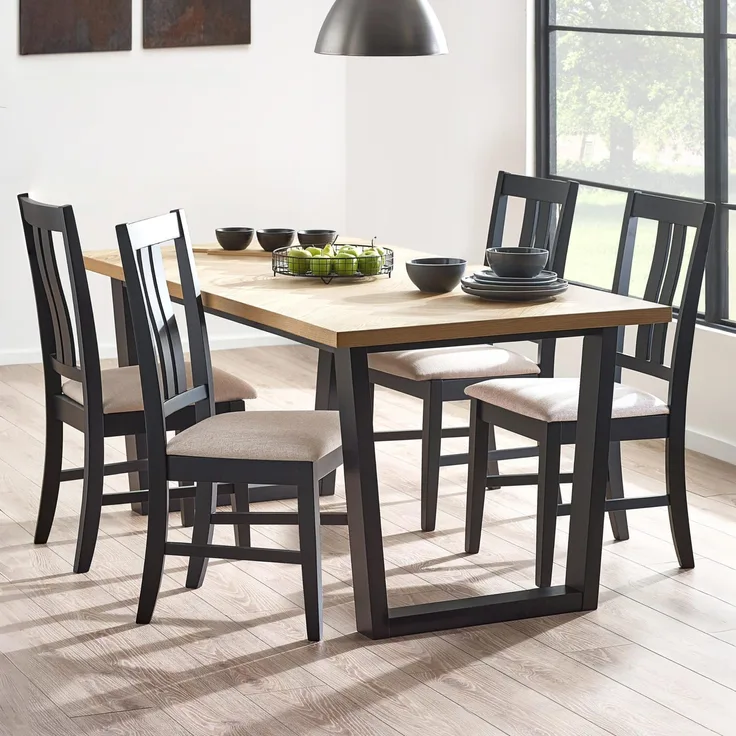 Julian Bowen Hilton Esstisch