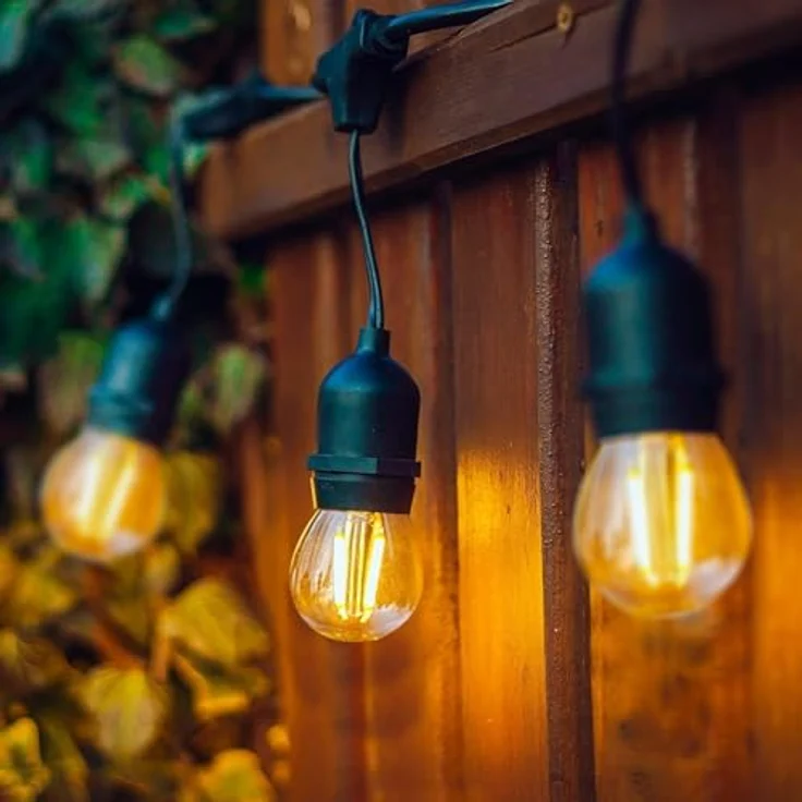 LEDKIA LIGHTING Girlande Aussen, 8 E27 Lampenfassungen, 5,5m, Schwarz, IP65, ideal für Weihnachten – Bild 3