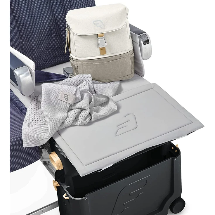 JetKids by Stokke® Black Reiseset, Reisebett und Rucksack für Kinder zwischen 2 - 7 Jahren – Bild 6