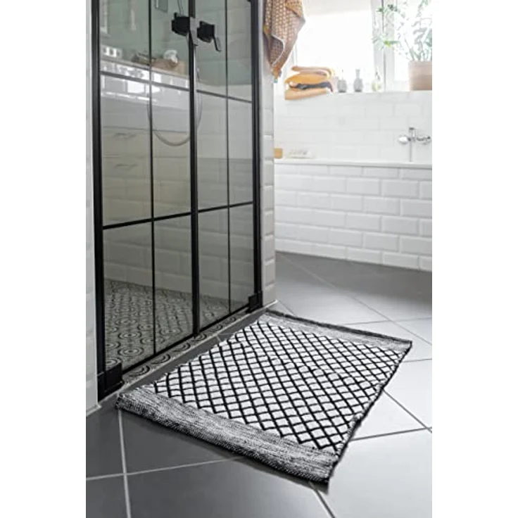 WENKO Badematte Tara, nachhaltiger Badteppich aus 100% Polyester, Ethno-Design Schwarz-Weiß, 50 x 80 cm, rutschhemmend, waschbar bis 40°C – Bild 5