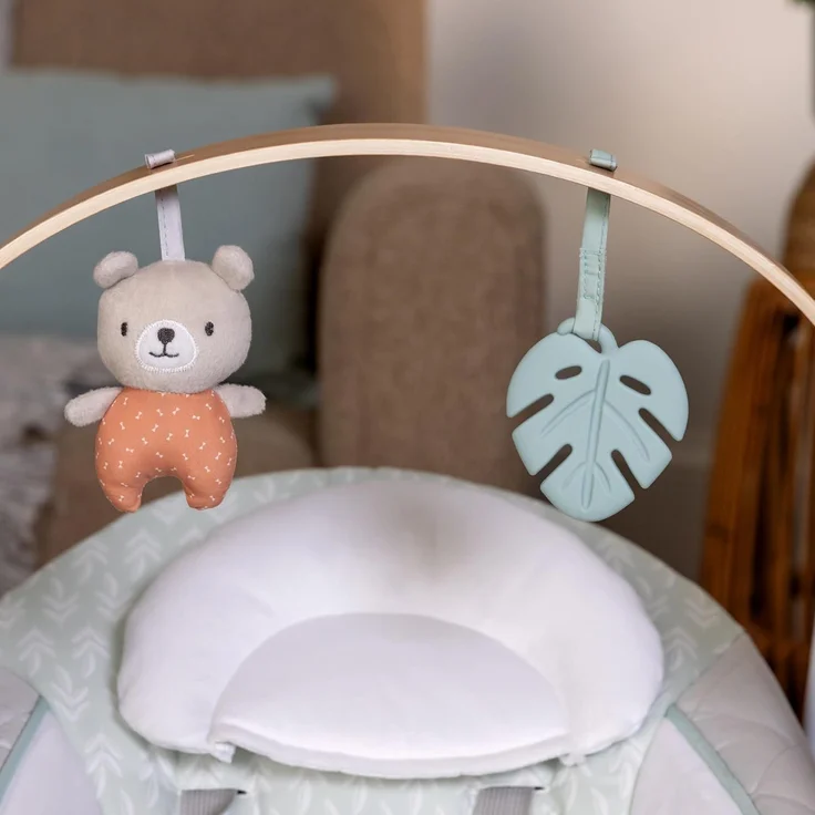 Ingenuity Cozy Spot Babyschaukel & Babywippe elektrisch mit Holz-Spielbogen, 6 Geschwindigkeiten, tragbar, abnehmbar, 0–9 Monate, bis 9 kg – Bild 6