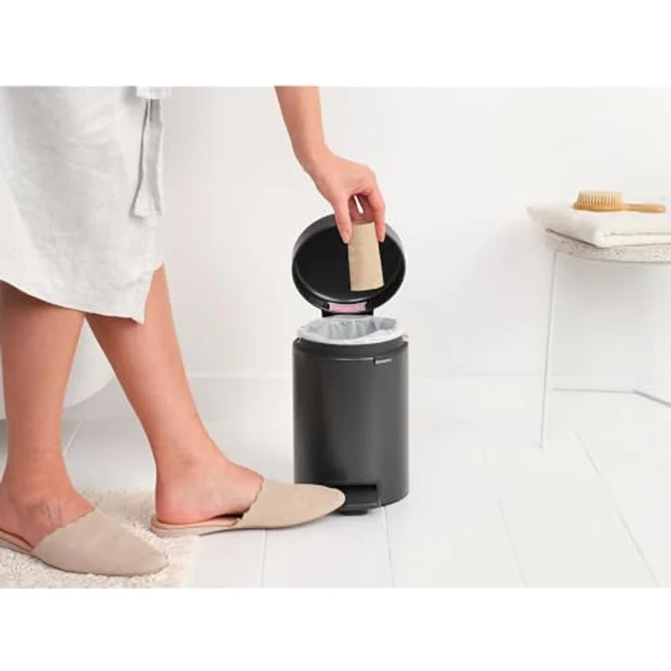 Brabantia NewIcon, kleiner Mülleimer für das Bad mit Deckel, 3 l | Geruchssicherer Treteimer mit herausnehmbarem Inneneimer, Confident Grey – Bild 3