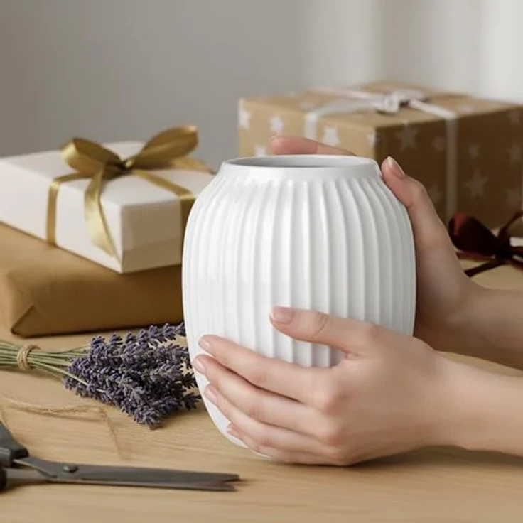 Kähler Hammershøi Vase H21 cm, dänisches Design aus handgefertigter Keramik, weiss – Bild 5