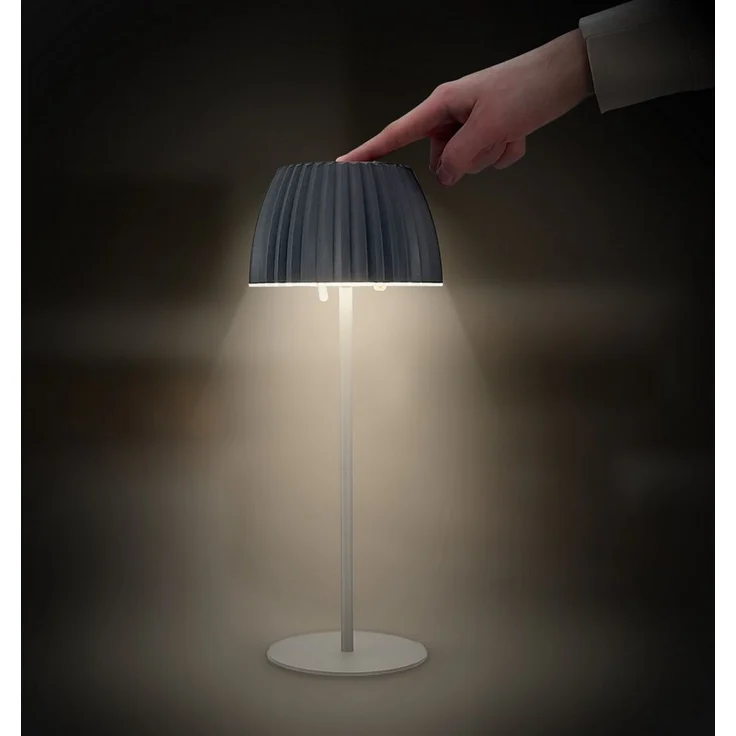 BRILONER - Riffle LED Tischlampe kabellos IP44 mit Lichtkante, 14,5x36,5 cm, Touchdimmer, Akku tauschbar, Nachttischlampe, Leselampe, LED Lampe, Akku Lampe, German Design Award Winner, Anthrazit – Bild 4