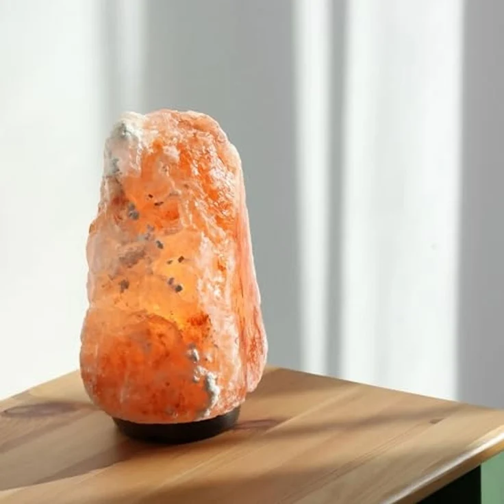 Salzlampe aus natürlichem Kristallsalz aus dem Salt Range, Pakistan, 2-3 kg – 100% reines Kristallsalz – handgeschnitzt – inklusive Kabel und Glühbirne – Holzsockel – hochwertige Qualität – Zen’Light – Bild 6