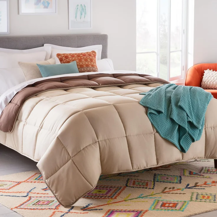 Linenspa 4 Jahreszeiten Bettdecke aus Microfaser – Ganzjahresdecke – Ultraweich – Steppdecke 135x200 cm, Beige / Braun – Bild 1