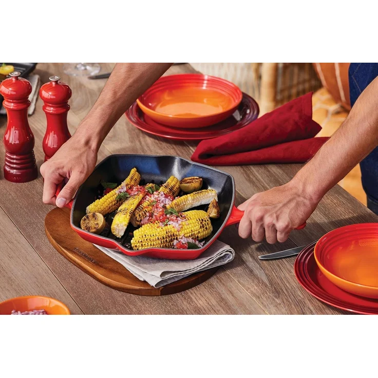Le Creuset Signature Gusseisen-Grillpfanne Quadratisch 26 cm Kirschrot – Bild 5