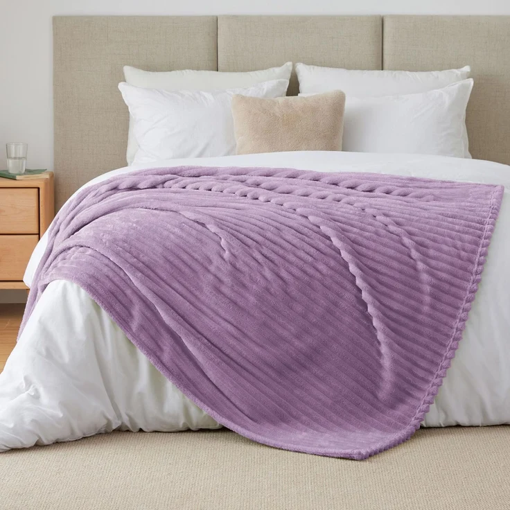 BEDELITE Kuscheldecke Flauschig Decke Extra Groß - weiche Flanell Decken Lavendel 230x270 für Bett, Deko Streifen Cord Fleecedecke als Tagesdecke für Schlafzimmer, King Blanket Wide Use