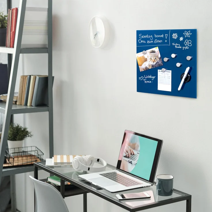 Magnettafel mit blauer Glasfront, beschreibbar, 6 Magnete, 1 Marker, 1 Marker-Halter, Memo-Board – Bild 2