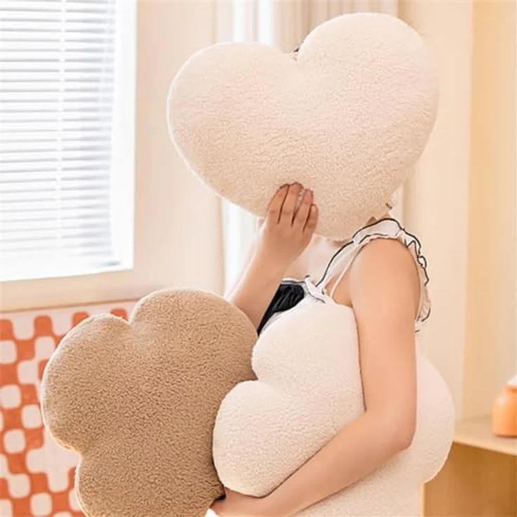 Herzkissen, Herz Kissen Kinderzimmer Decor, Kuschelkissen Kinder Herzform Dekokissen Kopfkissen Kissen Zierkissen für Wohnzimmer Sofa Kind Schlafzimmer Bett (Lila Herz,40 cm) – Bild 3