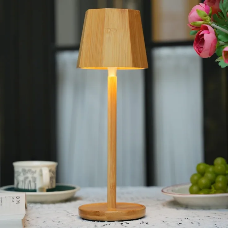 LuminexDesigns LED Tischlampe Vintage – Kabellose Nachttischlampe Bambus Boho Design, Touch Dimmbar, IP54 Wasserfest, 5200 mAh Akku, Tischleuchte Holz für Wohnzimmer, Schlafzimmer, Esstisch, Outdoor