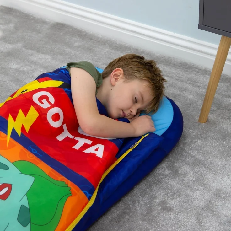 POKEMON ReadyBed Kinder Aufblasbares Luftbett und Schlafsack mit Pumpe | Reisematratze für Übernachtungen und Camping oder Zuhause – Bild 7
