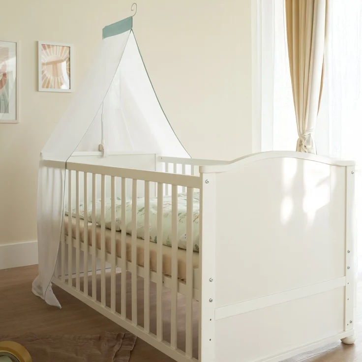 roba Babybett 70 x 140 cm Woodland Buddies - Umbaubares Kinderbett mit Zubehör - Inkl. Matratze, Himmel & Nestchen für Babys & Kleinkinder - Bettwäsche-Set 100x135 cm - Weiß / Grün – Bild 5
