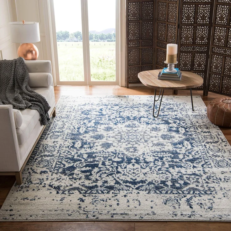 SAFAVIEH Distressed Teppich für Wohnzimmer, Esszimmer, Schlafzimmer - Madison Collection, Kurzer Flor, Creme und Marineblau, 160 x 160 cm