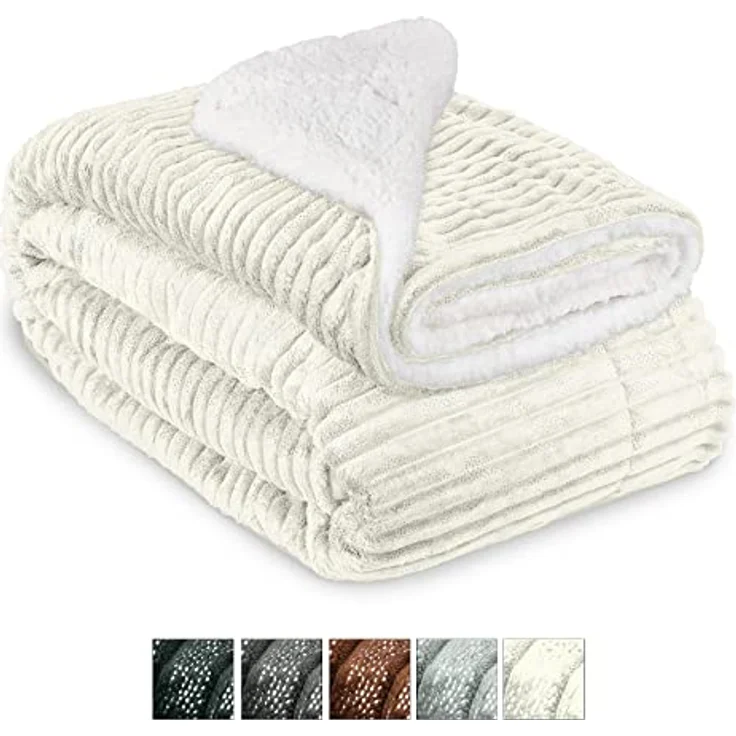 Beautissu Elisa Sherpa Kuscheldecke, beige, 220x240 cm, extrem kuschelig und pflegeleicht aus 100% Mikrofaser Polyester mit Glitzereffekt – Bild 1