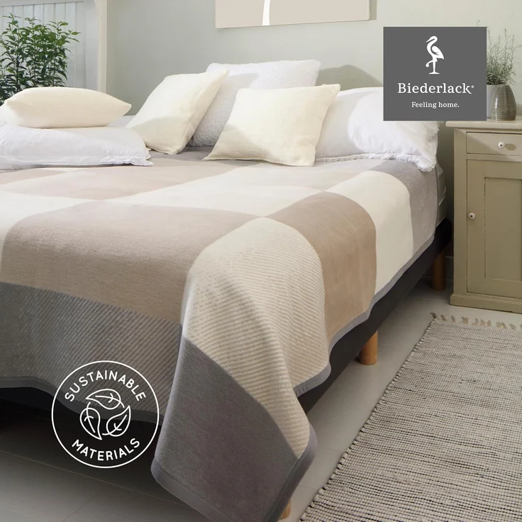 Wohndecke Across beige XXL, karierte Sofadecke in 220x240, Decke in Übergröße, Biederlack, Made in Germany – Bild 4
