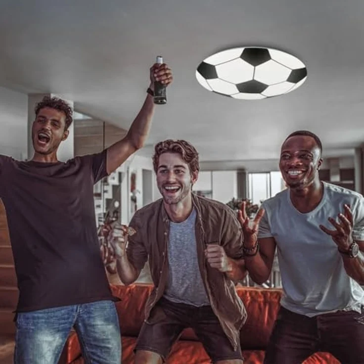 BRILONER - LED Deckenlampe mit Fußballmotiv, neutralweiße Lichtfarbe, 12 Watt, 1300 Lumen, Lampe Fußball, Deckenleuchte, Wohnzimmerlampe, Kinderzimmer, Jugendzimmer, 27,5x6,5 cm, Schwarz-Weiß – Bild 3