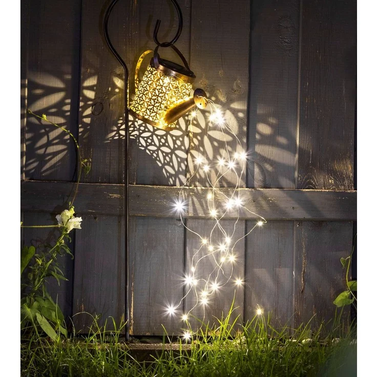 Spetebo LED Solarleuchte LED Solar Gießkanne mit Erdspieß - 21 x 16 cm, Ein-/Ausschalter, LED fest integriert, warm weiß, Garten Deko Beleuchtung 40 LED in warm weiß – Bild 1